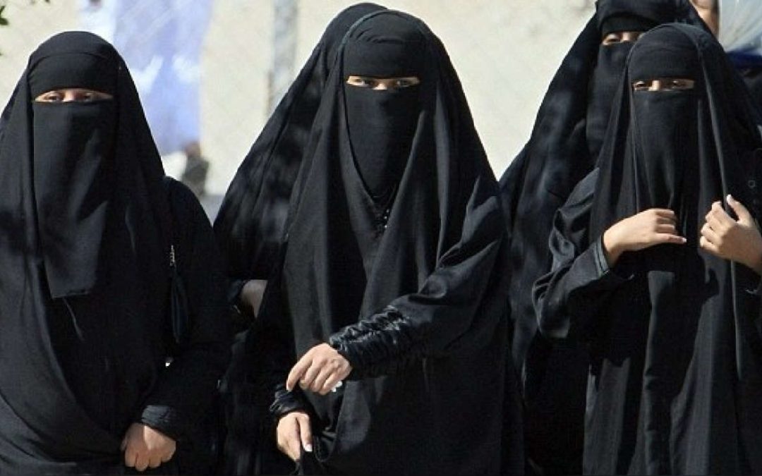 Arabia Saudita flexibiliza normas sobre vestimenta femenina y marca un nuevo cambio social en el reino
