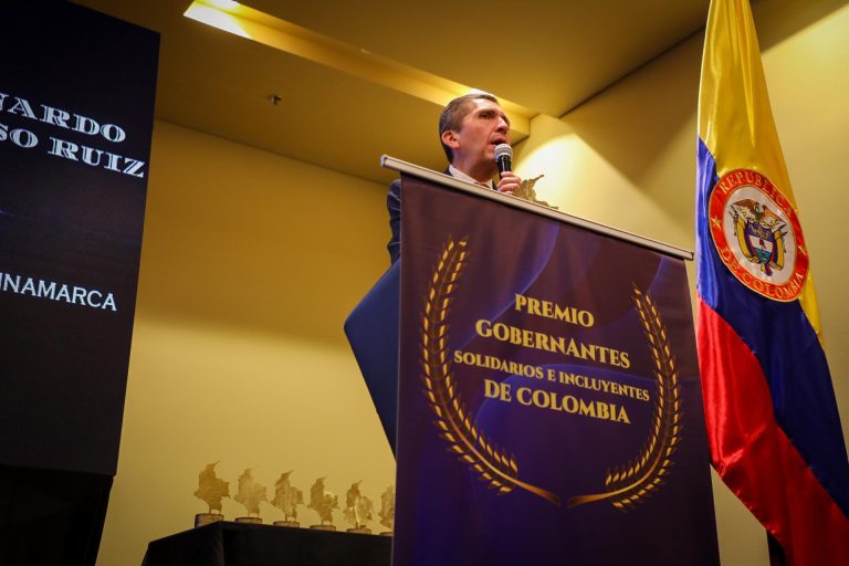 Chía se consolida como referente nacional en inclusión tras recibir importante reconocimiento por su atención ciudadana