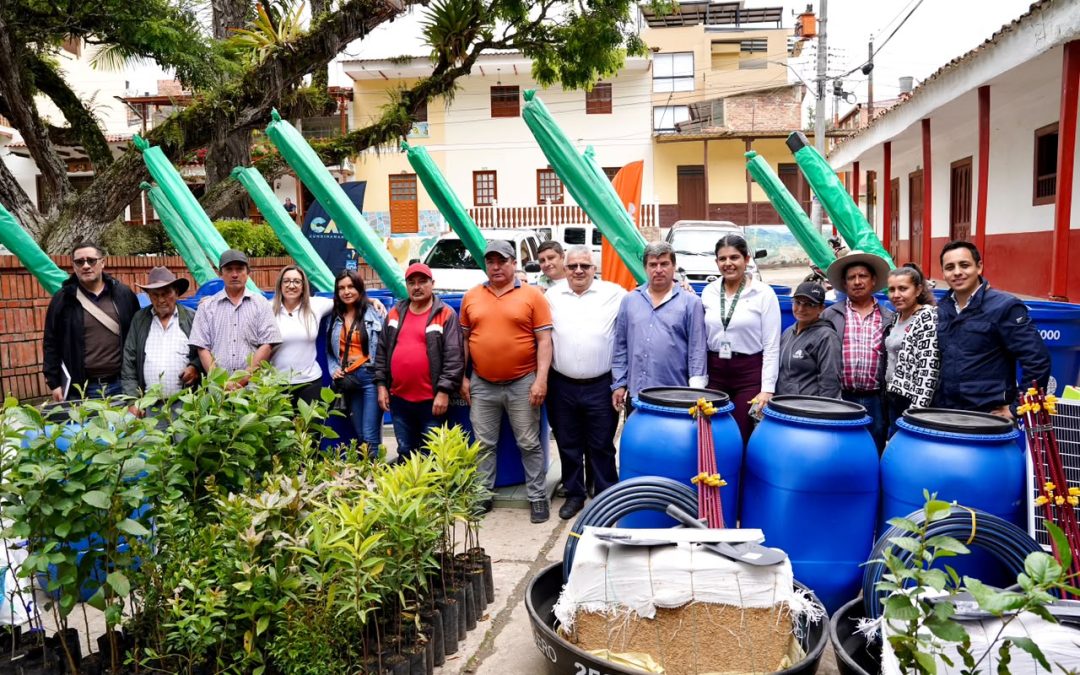 Campesinos de Cundinamarca transforman sus fincas para convivir con el oso andino